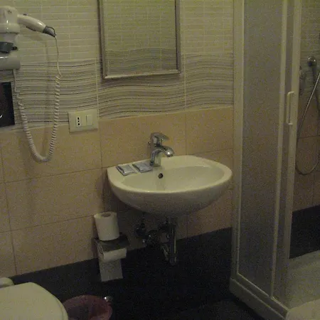 ゲストハウス イン ローマ ローマ